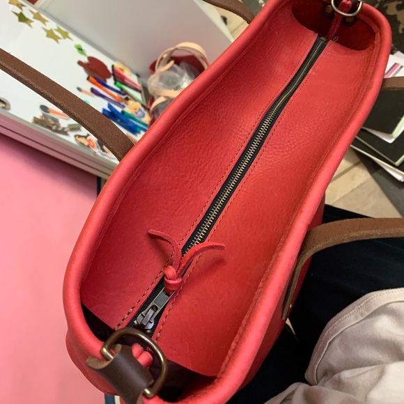 Go Forth Goods Large Crimson Avery Tote - Picture 11 of 12